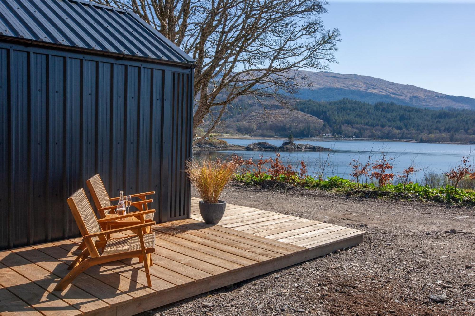 Appin Holiday Homes -Caravans, Lodges, Shepherds Hut And Train Carriage Stays 외부 사진
