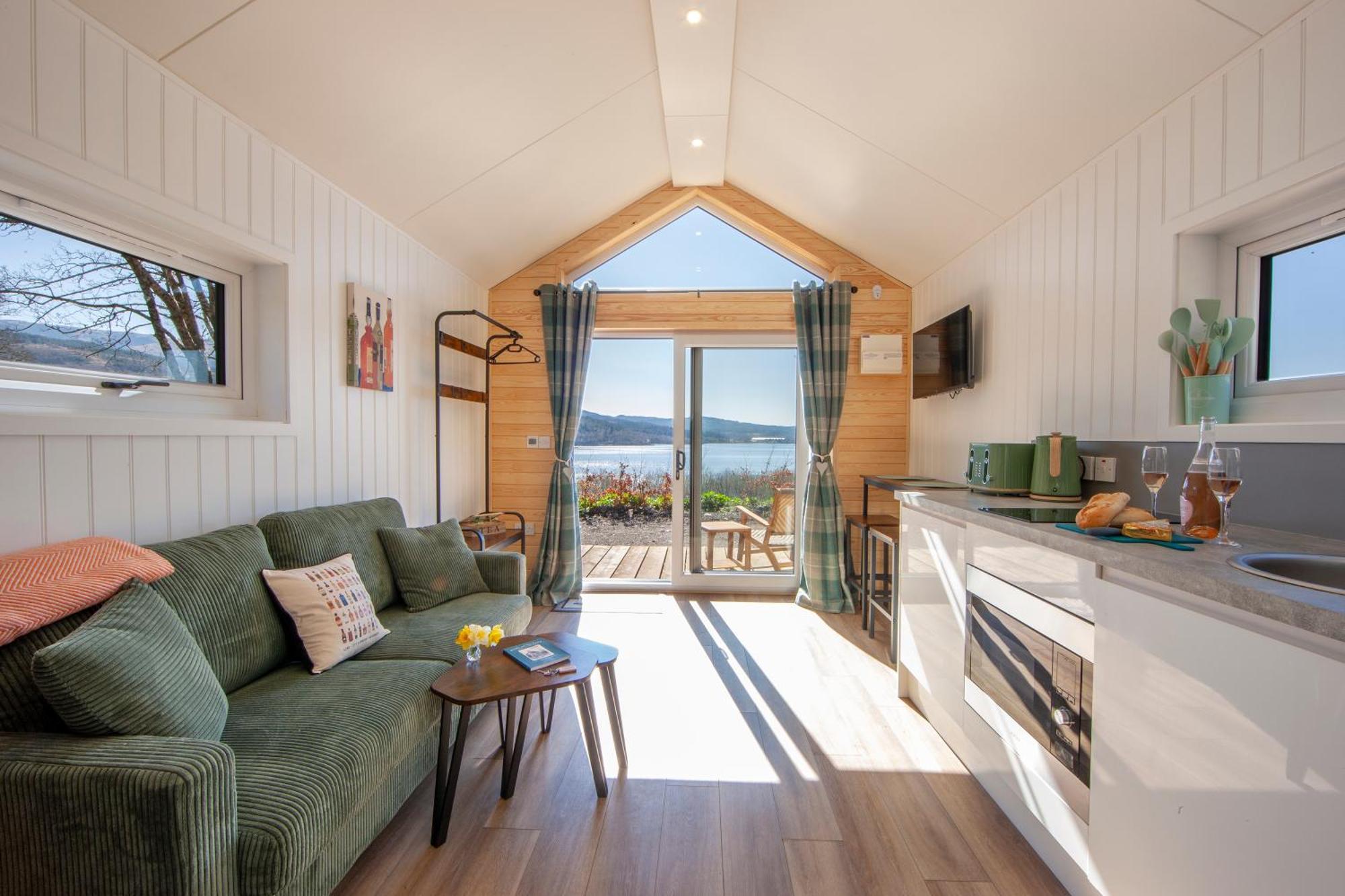 Appin Holiday Homes -Caravans, Lodges, Shepherds Hut And Train Carriage Stays 외부 사진