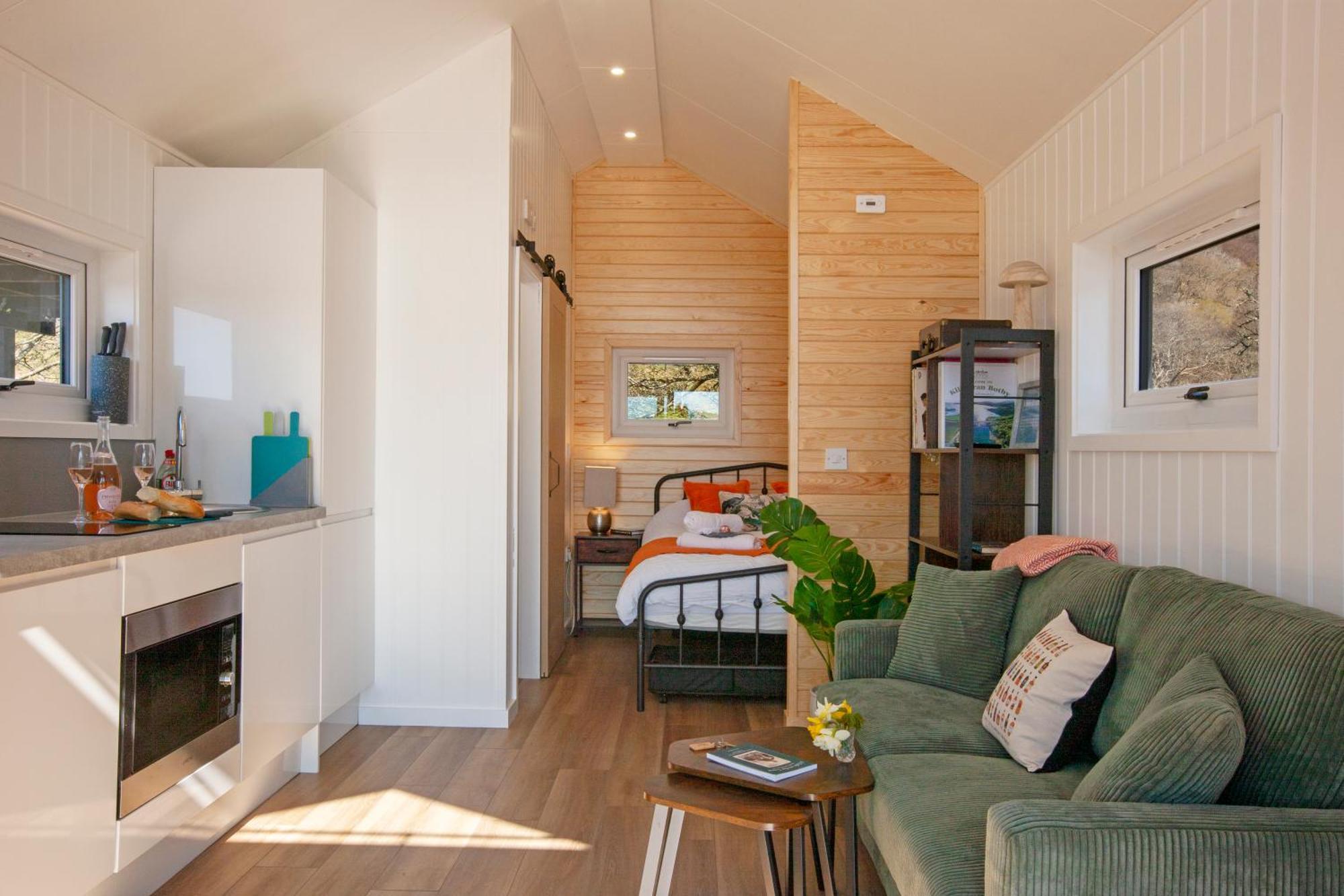Appin Holiday Homes -Caravans, Lodges, Shepherds Hut And Train Carriage Stays 외부 사진