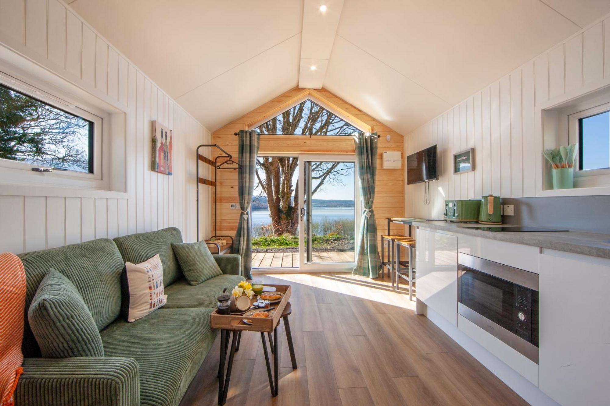 Appin Holiday Homes -Caravans, Lodges, Shepherds Hut And Train Carriage Stays 외부 사진