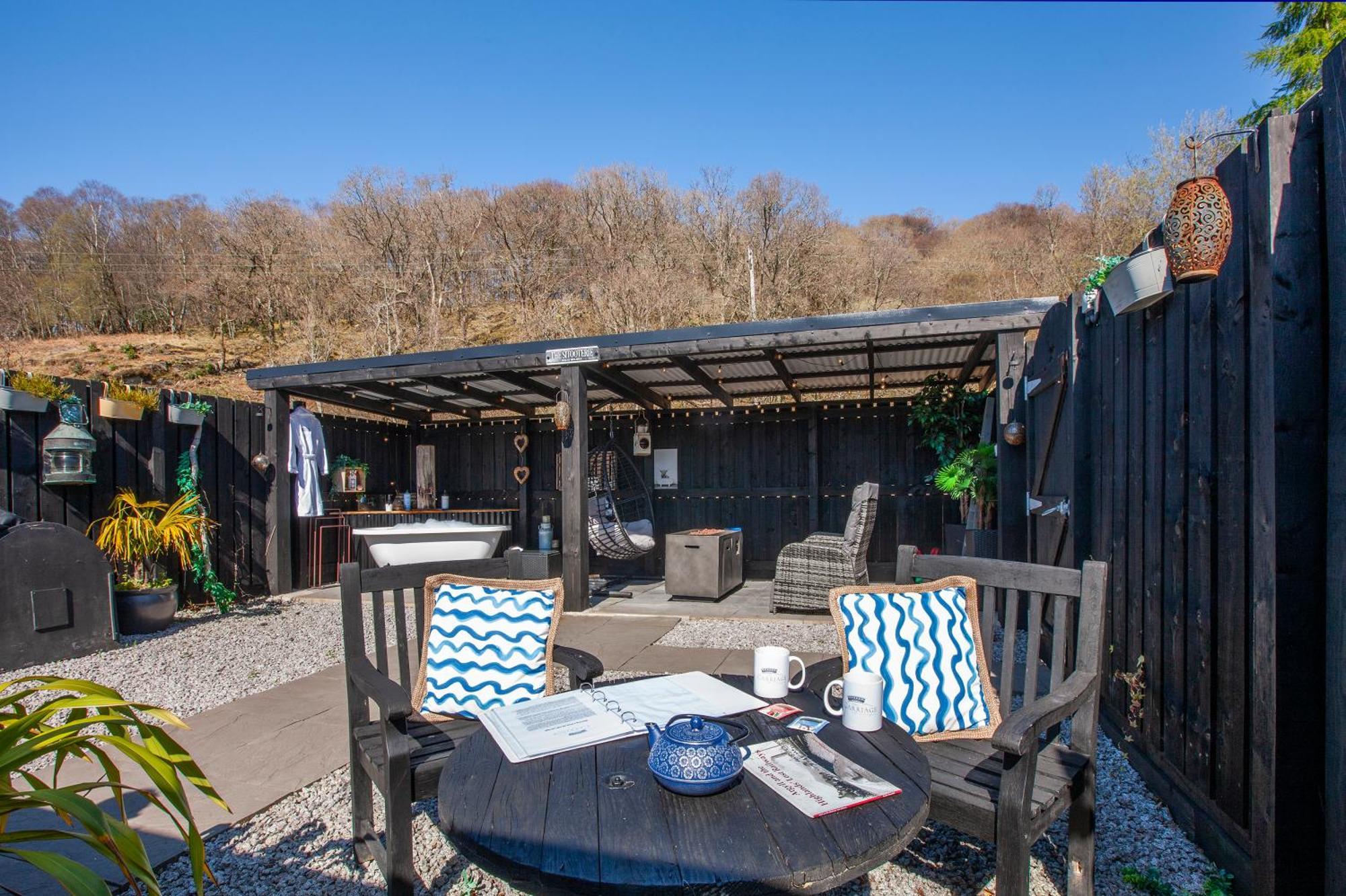Appin Holiday Homes -Caravans, Lodges, Shepherds Hut And Train Carriage Stays 외부 사진